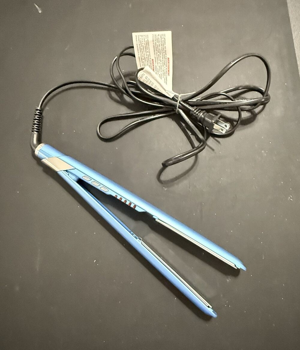 BaBylissPRO Nano Titanium 1.5" Ultra-Sleek Flat Iron Straightener BNT131T NO BOX